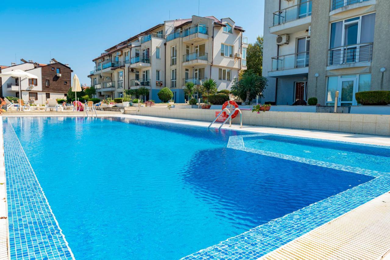 Menada Apolon Apartments โซโซโปล ภายนอก รูปภาพ