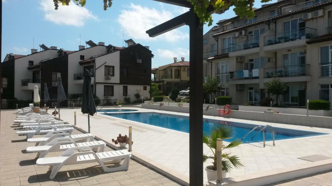 Menada Apolon Apartments โซโซโปล ภายนอก รูปภาพ